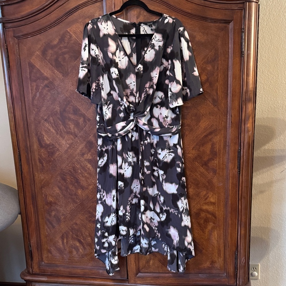 Simply Vera Vera Wang Black and Pink High Low Dress